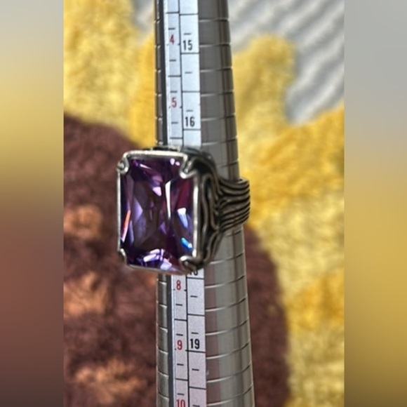 Ring Silpada Lavender Cubic Zirconia Stone Statement Ring - size 7 1/2 - 7 3/4 - Picture 4 of 4